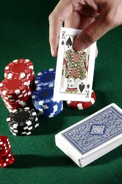 Người dùng Việt Nam sử dụng suncity trên điện thoại tại TP. Hồ Chí Minh